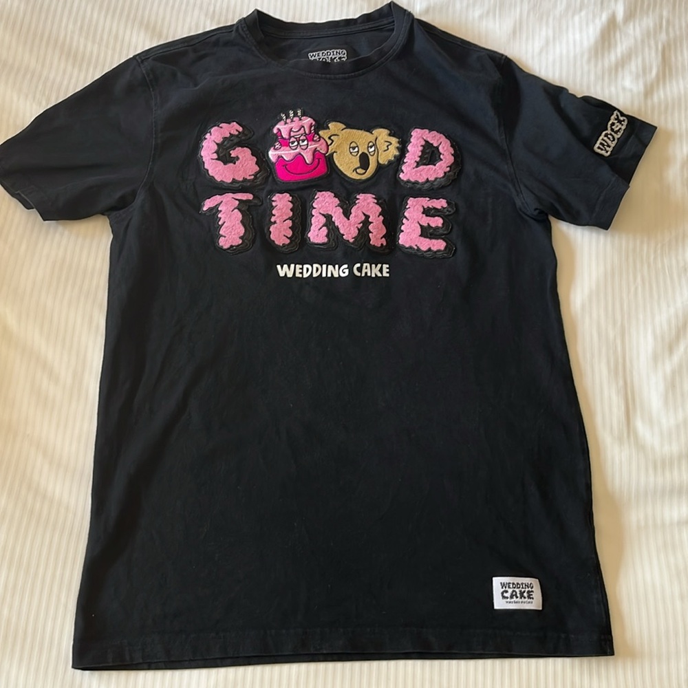 Wedding Cake T-Shirt Good Time appliques pink, gold, black medium